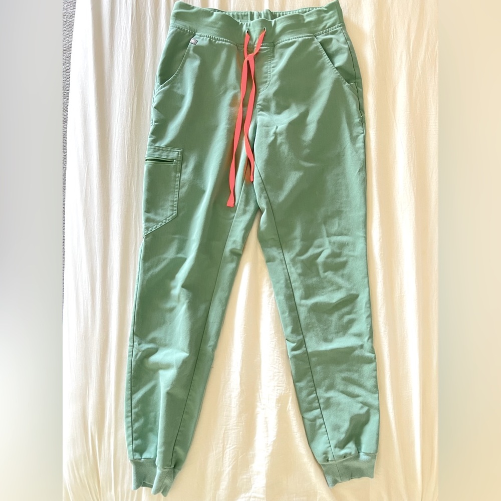 *altered* Figs Zamora jogger scrub pant Medium Tall in Jade